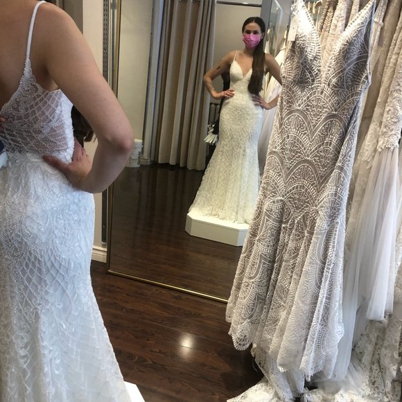 Wedding dress - Picture 5 of 13